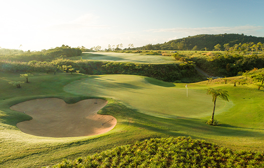 Golf holiday review of Mauritius. Avalon Golf Estates. Revine and green at the 13th hole