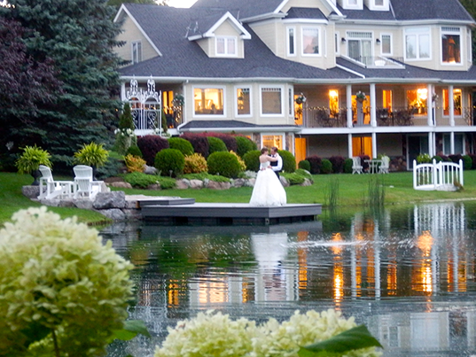 Hotel and Spa Review, Nestleton Waters Inn, Ontario, Canada, wedding on the lake
